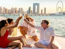 Atlantis & Ain Dubai: 1.5 Hour Afternoon Yacht Tour